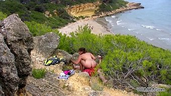 Çek Çift, Genç 18+ Ile Açık Havada Seks Yapıyor