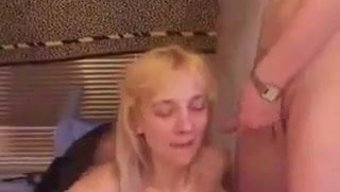 Aşırı Misafirperver Olan Olgun Üvey Anne