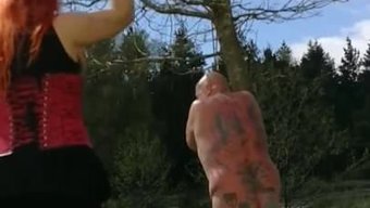 Bir Genç Itaatkar, Mistress Anne'Nin Bdsm Uzmanlığından Öğrenir