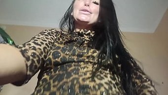 Mistress, Bdsm Videosunda Yüz Istismarıyla Hakimiyet Kuruyor