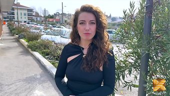 Livia, 27 Yaşında, Her Zaman Daha Fazla Sik Istiyor - Gerçek Bir Seks Bombası!