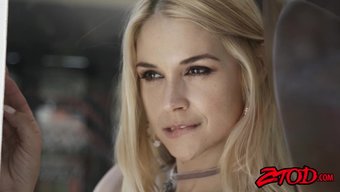 Sarışın Üvey Kız Sarah Vandella, Sakso Çektiği Için Cezalandırılıyor