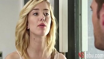 Haley Reed'In Oral Becerileri Ve Kel Amcığı Sıcak Bir Videoda Sikişiyor