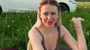 Orman Kaçamağı, Meditasyon Yapan Kadınla Beklenmedik Bir Samimi Karşılaşmaya Yol Açıyor