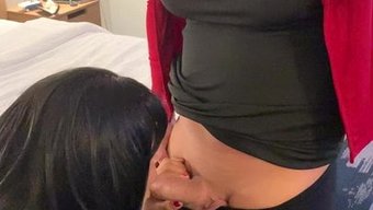 Britney, Rissa'Nın Penisine Sakso Çekmekten Zevk Alıyor.