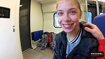 Esmer Ve Kocası Tarafından Trende Pov Oral Creampie