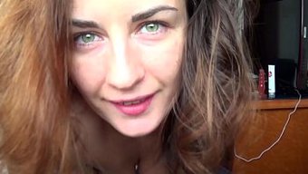 Camilla Moon'Un Anal Oyuncak Oyunu Tek Başına Zevk Için