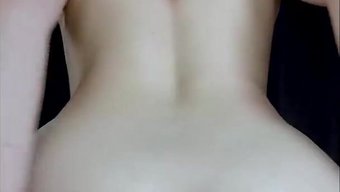 Lizzie Buns Bu Ateşli Videoda Daha Fazla Sperm Için Yalvarıyor