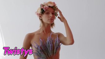 Emma Hix - Twistys'In Haziran 2019 Ayın Modeli
