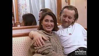 Gina, Olgun Esmer Milf, Yoğun Hardcore Ve Sikiş Istiyor