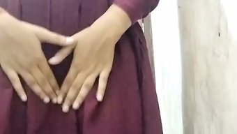 Olgun Hintli Kız Tek Başına Mastürbasyon Yapıyor Ve Videoda Boşalıyor