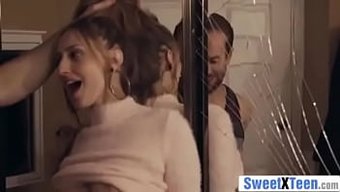 Rococo Royalle, 18+ Yaşındaki Bir Genci Banyoda Bir Orgide Beceriyor