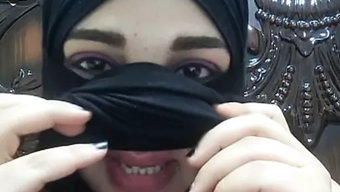 Noor'Un Duygusal Tango Performansı, Açıklayıcı Kıyafetleriyle