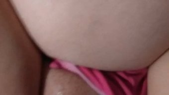 Islak Ve Vahşi: Büyük Doğal Göğüsler Ve Klitoris Ovma