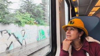 Sıcak Brezilyalı Çiftle Trende Amatör Sakso Ve Anal Seks