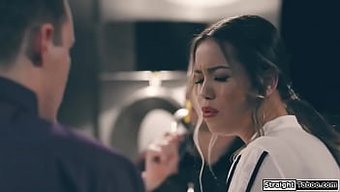 Büyük Doğal Göğüslü Bebek Alina Lopez Duraklatılmış Zaman Anal Eyleminde