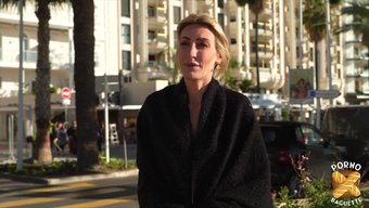 Flanders'Lı Ateşli Kız Anouk Grey, Her Fantezisini Gerçekleştiriyor.