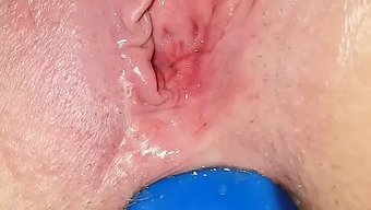 Karısı Katrin, Ev Yapımı Video Sırasında Anal Penetrasyondan Zevk Alıyor Ve Sıvı Fışkırtıyor