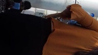 Dar Pantolonlu Hint Kızı