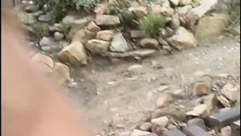 Esmer Adam, Genç Sarışınla Yaz Kampında Anal Seks Yapıyor