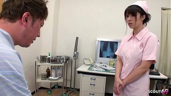 Asyalı Hemşire Honoka Orihara, Hasta Tarafından Baştan Çıkarılıp Fena Halde Beceriliyor.
