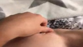 Avrupalı Kız Hd Videoda Mastürbasyon Yaparak Orgazm Oluyor