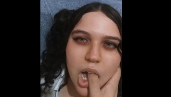 Öğretmen Ve Favori Öğrencisi Oral Seks Ve Yüz Sikme Yapıyorlar