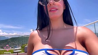 Amanda Rabbit'In Otel Balkonunda Rastgele Bir Karşılaşmayla Açık Hava Macerası.