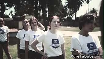 Genç Üniversiteli Öğretmeni Tabu Porno Videosunda Beceriyor