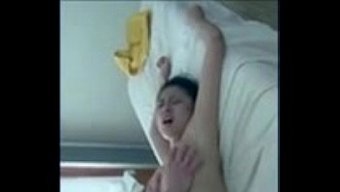 Amatör Asyalı Genç Kız Kamerada Sikişiyor