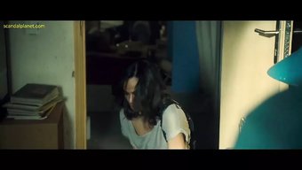 Zoe Saldana'Nın Kolombiyalı Filmde Baştan Çıkarıcı Gösterisi