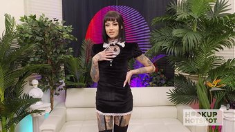 Cc Doll'Un Dövmeli Vücudu Ve Güzel Bir Yüzü Olan Hardcore Anal Sahnesi.