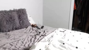 Siyah Kadınların Güzel Popolarını Ve Vücutlarını Sergilediği Ev Yapımı Bir Video