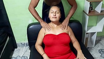 Latin Milf Naty Palmas, Duygusal Bir Masaj Sırasında Yaramaz Oluyor