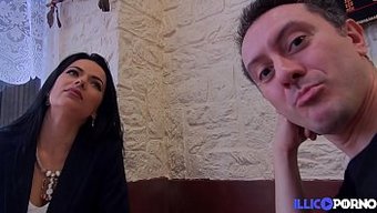 Muhteşem Rumen Milf Cosmina, Kocasına Sıcak Bir Anal Sahneyle Sürpriz Yapıyor