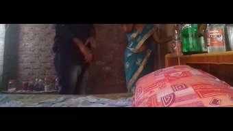 Olgun Karı Ve Hizmetçi Yüz Sikme Ve Etek Altı Eylemine Giriyorlar