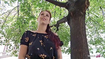 Alman Izci, Utangaç Kızıl Saçlı Üniversite Kızını Vahşi Bir Pikap Seçme Karşılaşması Için Baştan Çıkarıyor