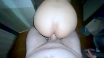Latin Milf Ve Üvey Kızı Çamaşır Odasında Sıcak Bir Buluşmanın Tadını Çıkarıyorlar
