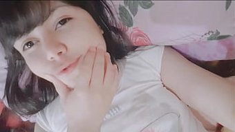 Esmer Genç Hana Lily Ilk Kez Hd Videoda Mastürbasyon Yapıyor