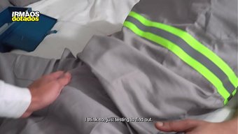 Elektrikçi Aletiyle Beni Sertçe Becerdi, Ta Ki Ben Gelene Kadar.
