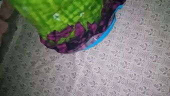 Hintli Çiftin Arkadan Seks Ve Oral Seks Yaptığı Ev Videosu
