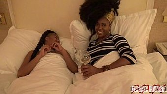 Ebony Jasmine King Noire, Tyomi Morgan Tarafından Tasma Takılıp Beceriliyor