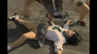 Yuria Hidaka Ve Sevgilisiyle Straponlu Ateşli Bir Üçlü Seks