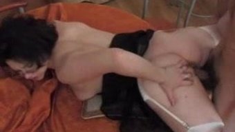 Amatör Amcık, Sizi Nefessiz Bırakacak Sıcak Bir Sahnede Sikişiyor
