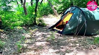 Gizlice Solo Mastürbasyon Yakalandı: Gizli Bir Uzay Seks Macerası