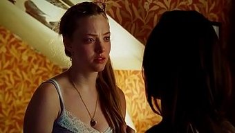 Megan Fox Ve Amanda Seyfried Sıcak Lezbiyen Sahnede