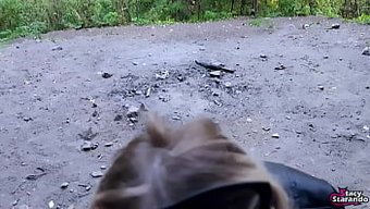 Sarışın Bebek Stacy Starando'Nun Alan Fisk Ile Açık Havada Pov Sakso Macerası