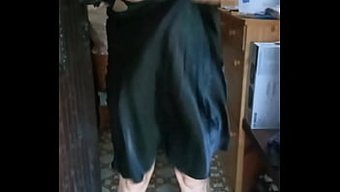 Vahşi Bir Sikiş Seansından Sonra Milf Içine Boşalıyor