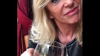 Sarışın Milf Marina Beaulieu, Büyük Siyah Bir Yarrağıyla Anal Seksin Tadını Çıkarıyor