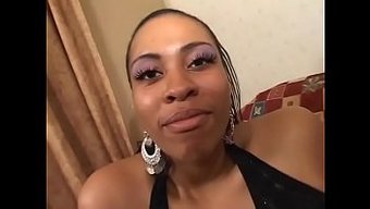 Evonnah, Büyük Memeli Siyah Güzellik, Dwayne Cummings Tarafından Sertçe Beceriliyor Ve Yüzüne Sikişiyor.
